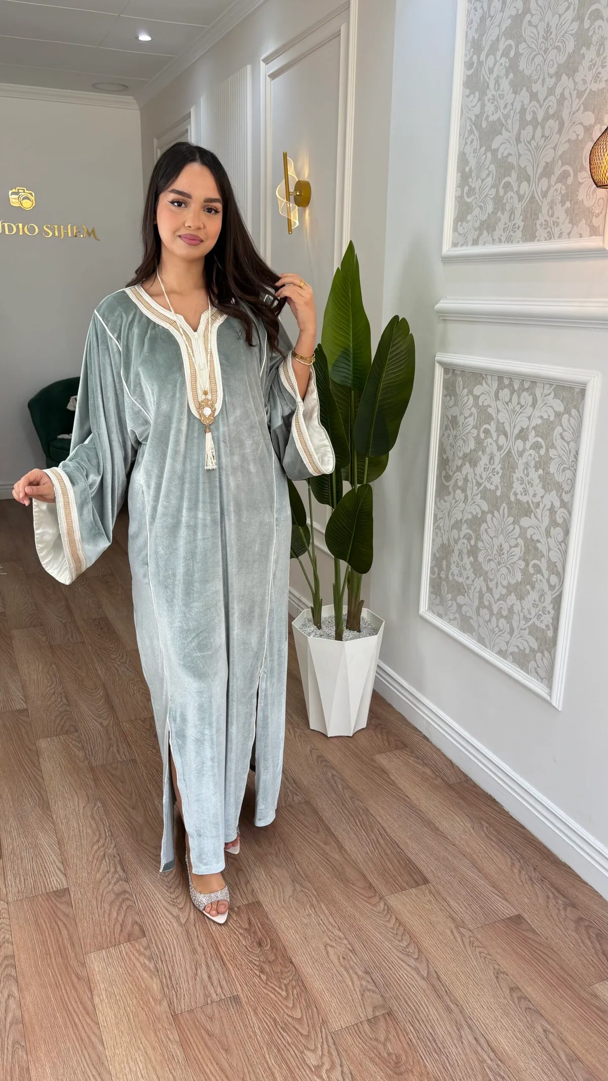 Caftan Velours – Beige & Vert d’Eau